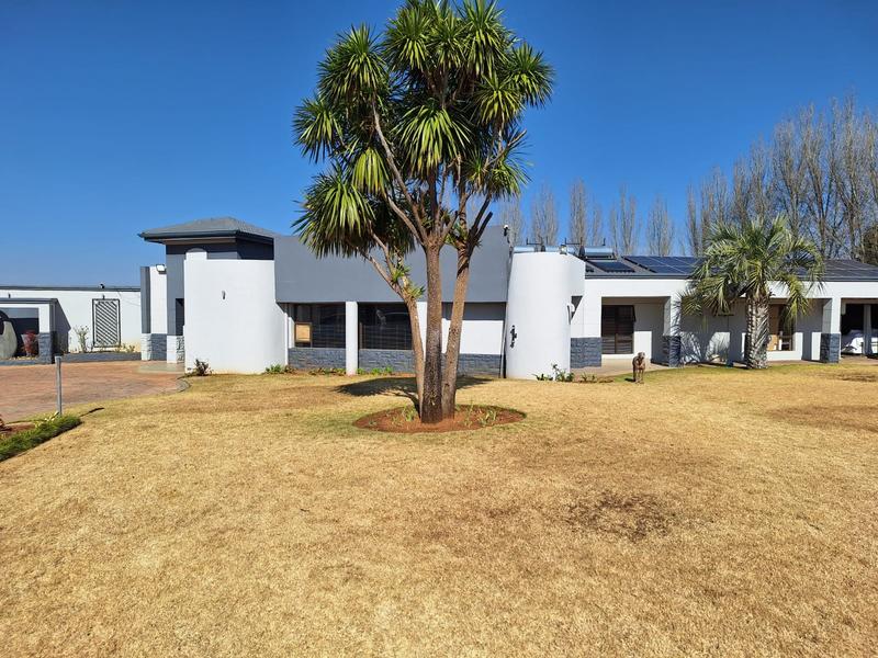 4 Bedroom Property for Sale in Flamwood North West